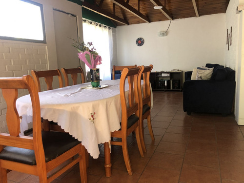 Vende 2 Casas Total 6 Dorm, 3 Baños, 2 Cuadras Metro El Bosq