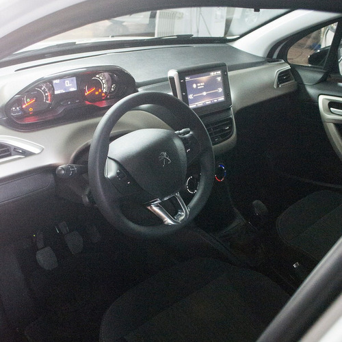 Peugeot 2008 Allure 1.6 | Nafta 115cv | 0km 2020