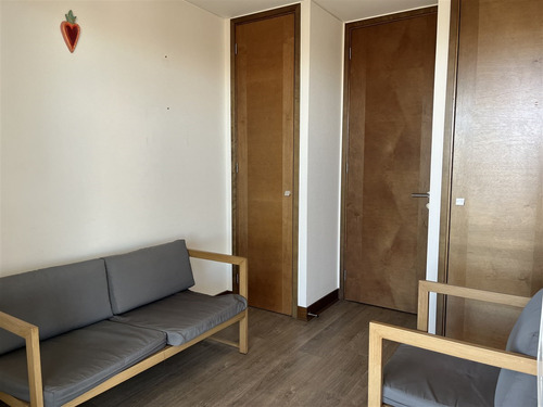 Departamento En Arriendo De 2 Dorm. En Las Condes