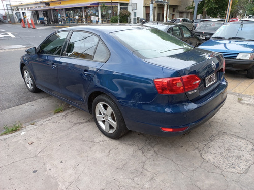 Imagen 8 de 13 de Vw Vento Luxury 2.5 Automatico 2012
