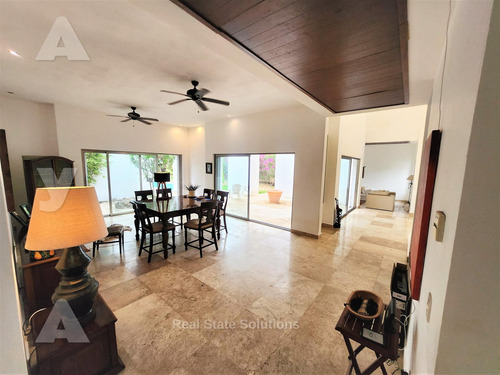 Casa En Venta De 2 Recámaras, Estudio Tv, Piscina, Sm 307, Doctores, Cancún