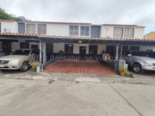  Arnaldo López  Vende  Casa En  Zona Este Barquisimeto  Lara, Venezuela.  3 Dormitorios  3 Baños  129 M² 