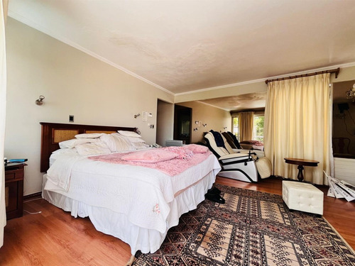 Casa En Venta De 8 Dorm. En Las Condes