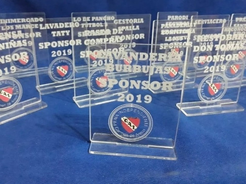 30 Souvenirs Placas De Acrílico Trofeos