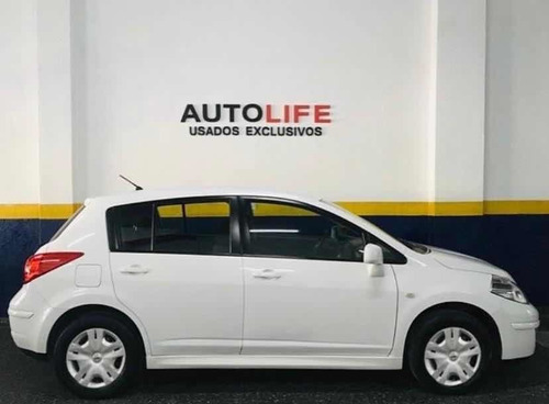 Imagen 7 de 9 de Nissan Tiida 2013 1.8 Visia 5 P