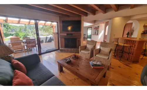 Casa Funcional Y Práctica En Venta, Centro De Avandaro