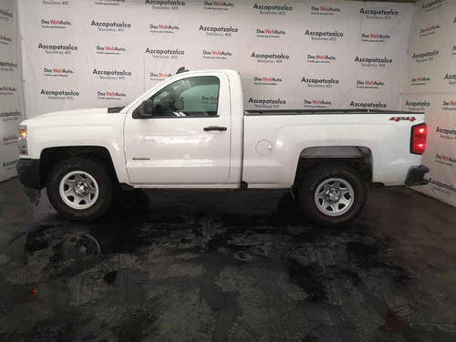 Imagen 5 de 15 de Chevrolet Silverado 2018 2p Ls Cab Regular V8/5.3 Aut 4x4