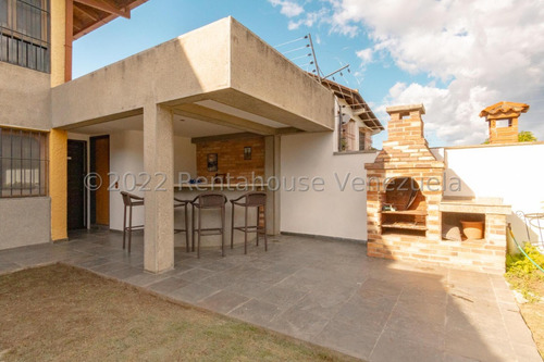 Stephany La Roche Casa En Venta En Santa Paula Mls #23-668