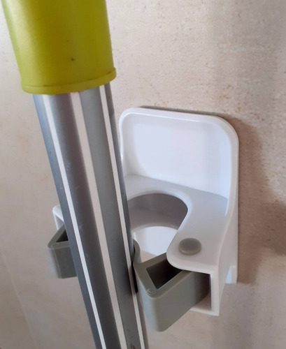 Soporte Escobero Escobas Colgar No Daña Pared Adhesivo Hogar