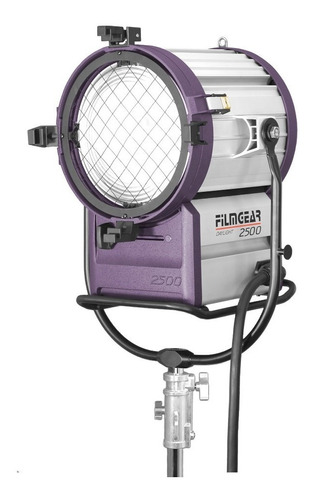 Fresnel Tv Hmi Daylight 2500w + Ballast 300hz, X0252xds