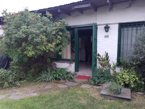 Casa 3 Amb Con Ent De Auto, Gge Cubierto, Hermoso Fondo - A 2 C De Av Vergara