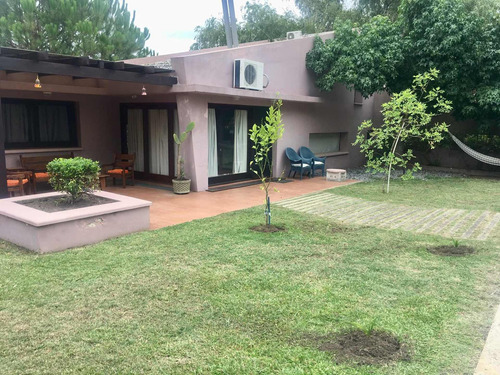 Espléndida Casa En San Francisco Con Gran Fondo Con Piscina