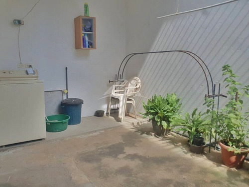 Town House Ubicado En Villas Santa María, Nueva Barcelona (a Pocos Metros Del Farmatodo Del Ingenio) Precio Negociable
