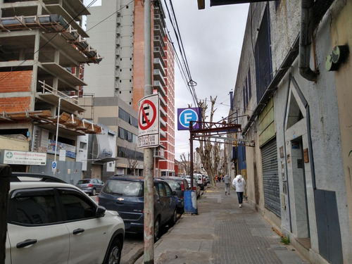 Imagen 3 de 5 de Cochera Fija Y Cubierta Avellaneda Centro Mtos De Avdas.