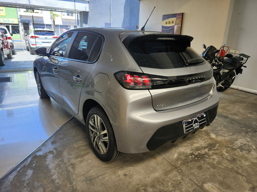 Peugeot 208 1.6 Feline Tiptronic