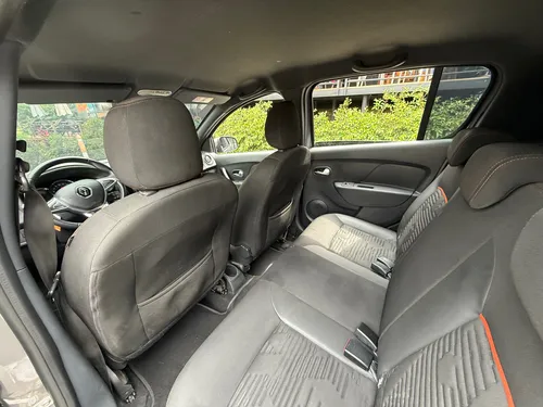 Renault Stepway 1.6 Intense Automática