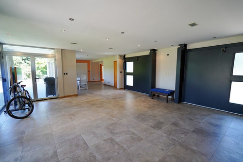 Imagen 13 de 30 de Venta Casa, 5 Amb. Pileta, Parque B Cerrado Casco Leloir