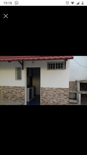 Casa 2 Dorm + Apto 1 Dorm. No Acepta Banco. Permuta