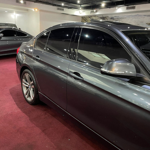 Imagen 2 de 24 de Bmw 330i Sport
