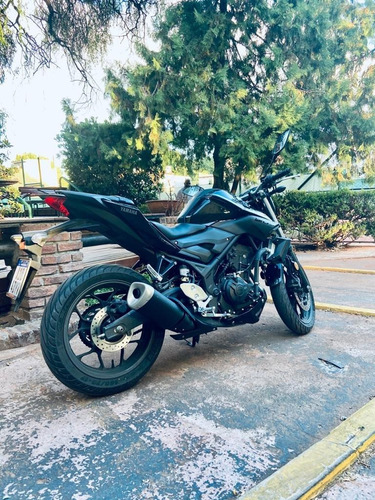 Yamaha Mt 03, Negra.