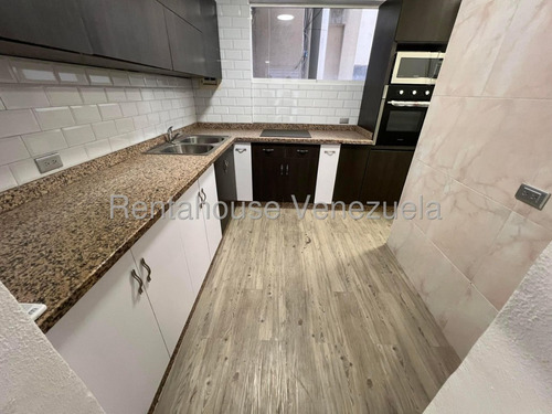 Yb Se Vende Precioso Apartamento Remodelado En Los Palos Grandes #25-21737