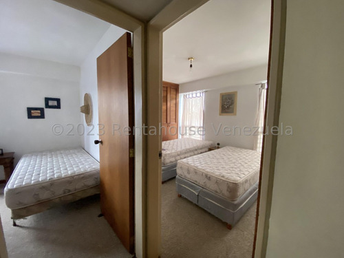 Magnífico Apartamento En Alquiler La Carlota Full Amoblado, Con Excelente Distribución, Amplio Y Luminoso Consta De 141 Mts2, Vi Mls #24-11566