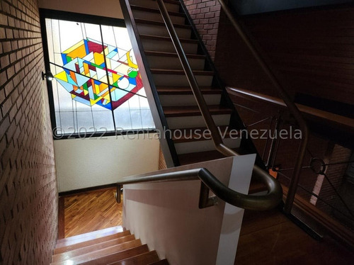 Cómoda Y Esplendida Casa En Venta Ubicada En Oripoto 23-15865
