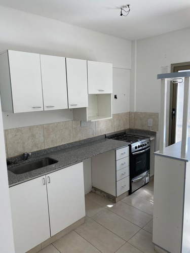 Imagen 4 de 12 de Vendo Departamento 2 Amb. Ramos Mejía Centro Ubicacion Ideal