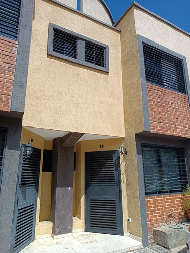 Townhouse En Residencias Villa Nueva Naguanagua Plth-264 