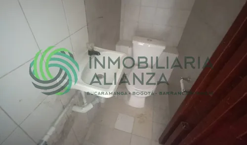 Local En Arriendo En Alfonso Lopez. Cod A16261
