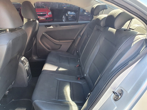 Imagem 10 de 11 de Volkswagen Jetta 2014 2.0 Comfortline Flex 4p Automática