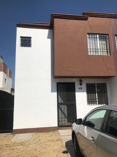 Vendo Casa En Col La Aurora, De 3 Recamaras, 2 Autos, De Opo