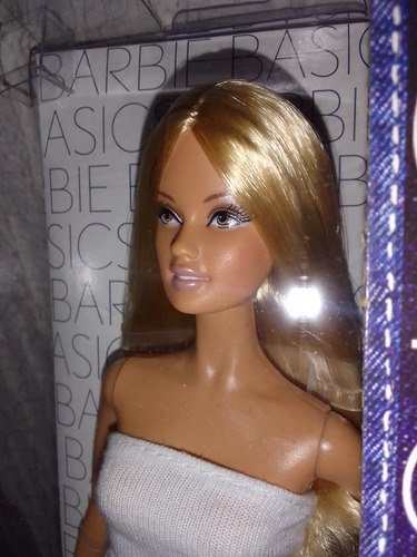 Barbie Basics Model No. 11 Collection 002 (Usado)