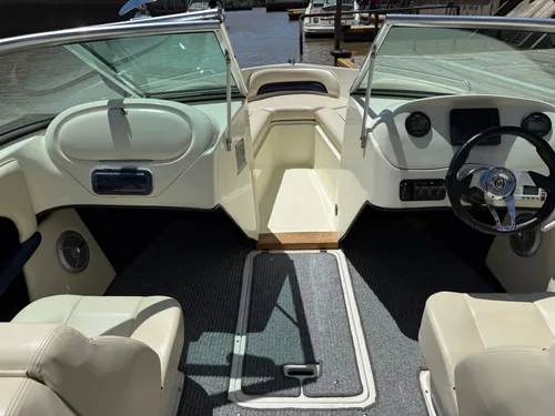 Lancha Open Bermuda Twenty Con Motor Yamaha 200 Hp 2018