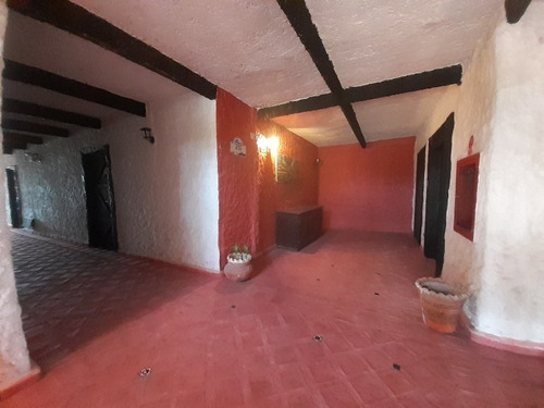 Se Vende Hotel Tucacas & Spa Boca De Aroa, Falcon. Operativo