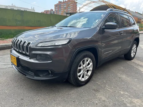 Jeep Cherokee 3.2 Longitude Plus