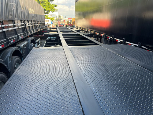 Carreta Bug Porta Container Frente Bitrem 9 Eixos São Pedro