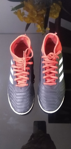 Tênis adidas
