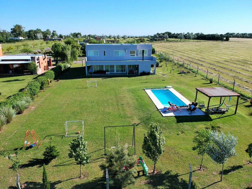 Casa En Venta En Pergamino Con Pileta