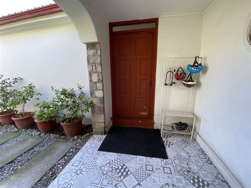 Casa En Venta De 3d, Gran Jardín Y Piscina En Providencia