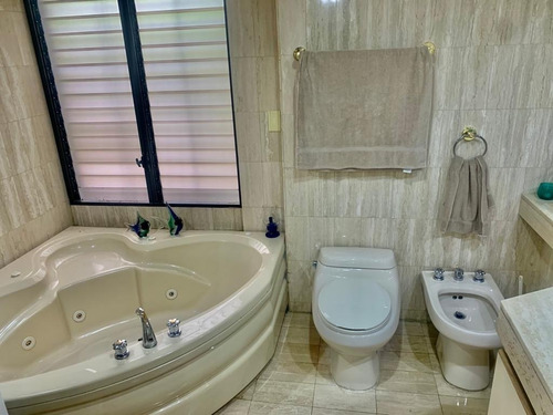 Imagen 9 de 29 de Venta Espectacular Apartamento Con Piscina Privada Y Jardín