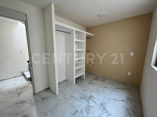 Se Vende Casa Duplex En Tizapan San Angel. A Una Cuadras De Plaza Loreto.