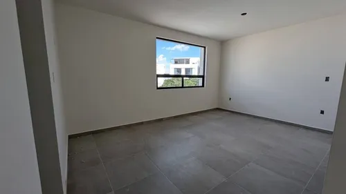 Casa En Venta En Zibatá, Club De Golf, 4 Recámaras, 3 Baños, 3 Estacionamientos