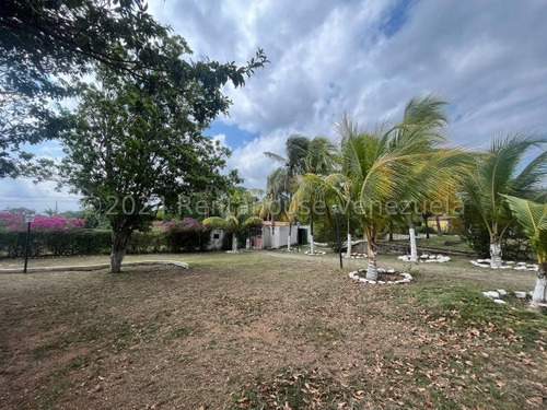 Mayra Lara Rah Vende Amplia Y Bella Casa Campestre En Conjunto Privado, El Manzano, Son 4.197mts2, 3 Hab., 4 Baños, Anexo Para El Servicio, Piscina, Tanque Subterráneo Con Bombas E Hidroneumático