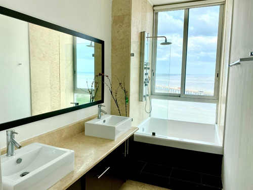 Imagen 9 de 14 de Venta De Apartamento Amoblado De 146 M2 En Ocean Sky 21-2756