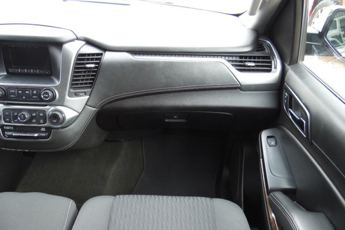Imagen 11 de 14 de Chevrolet Suburban 2016