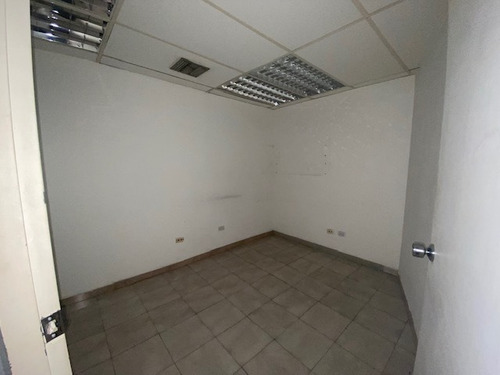 Imagen 6 de 11 de Se Vende Edificio Industrial 700m2 3h/9b Chacao 4066. Nb