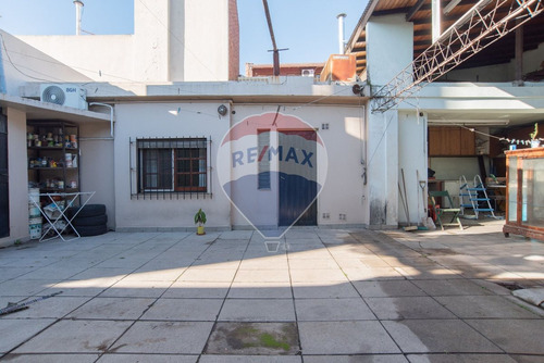 Venta Casa 4 Amb. En Palomar Av. Rosales 2100