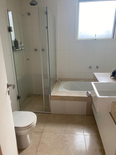 Apartamento À Venda Na Rua Benedito Lapin, Itaim Bibi, São Paulo - Sp - Liv-12090