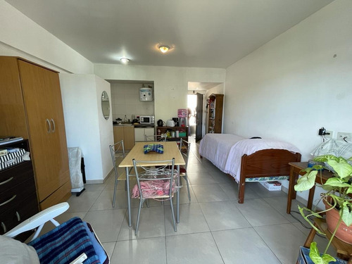 Imagen 3 de 11 de Monoambiente En Venta, Colón 799 (1°c), Belén De Escobar
